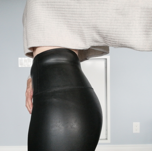 XS Wilfred Free Crop Sweater, NO piling - Picture 2 of 6